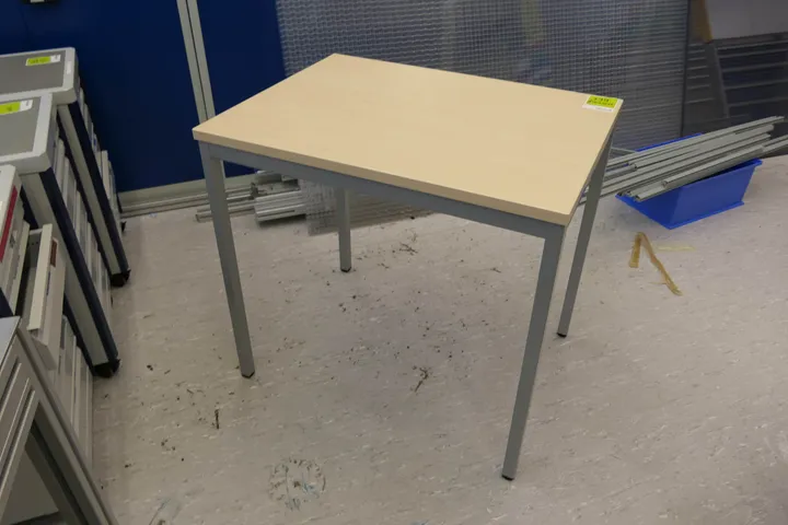 Tisch Maße in cm ca.: 80 x 60 x 74